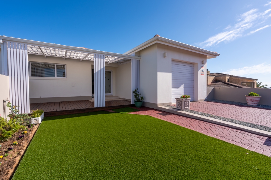 4 Bedroom Property for Sale in Myburgh Park Western Cape